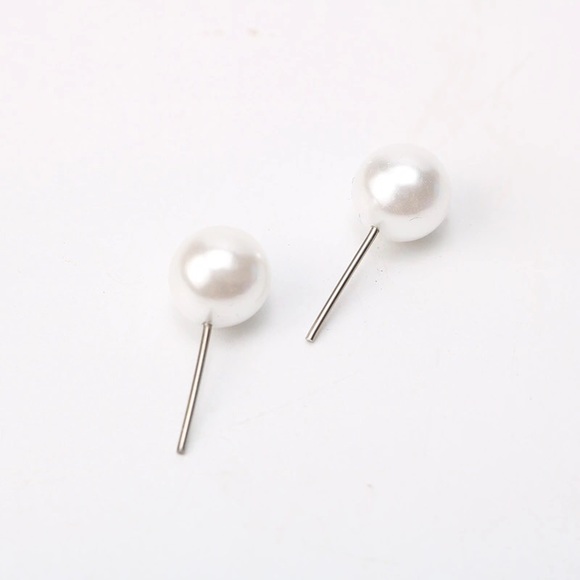 Jewelry - Simulated Pearl Earrings